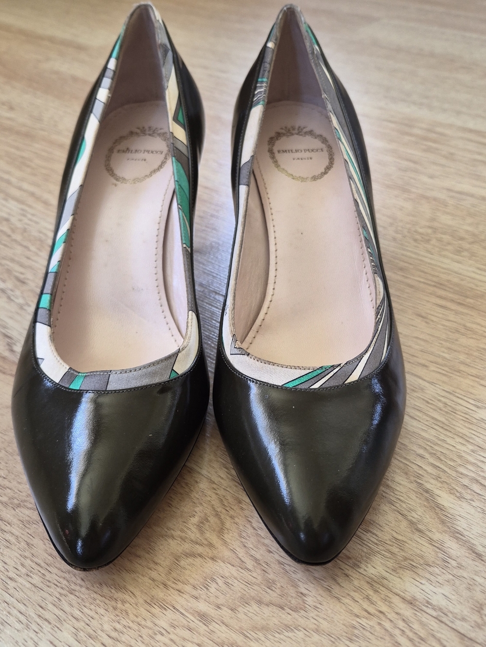 Emilio Pucci Olive Green Leather Pumps with Patterned Trim